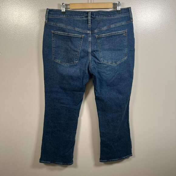Madewell Mid Rise Kick Out Jeans Size 32 Dark Wash Denim Blue Whiskering - Picture 2 of 8